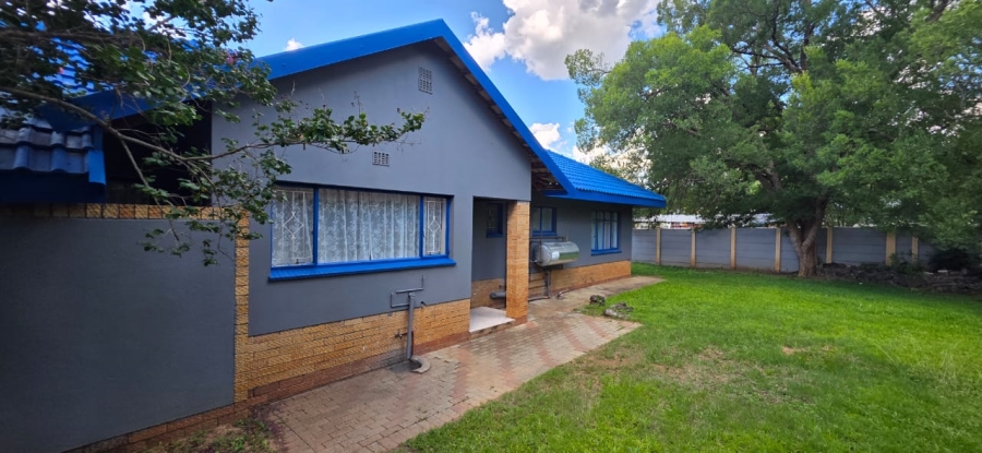 3 Bedroom Property for Sale in Songloed North West